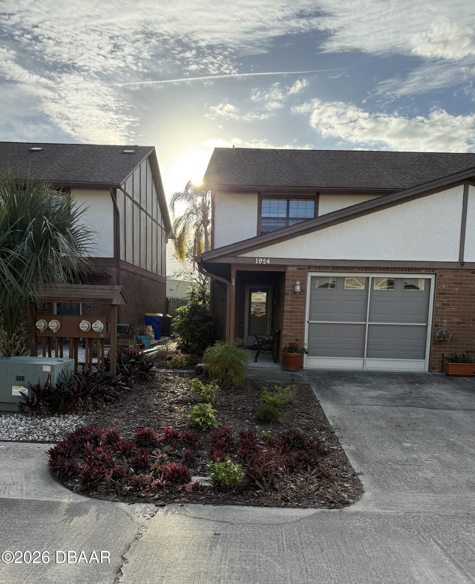 1924 South Riverside Drive Edgewater, FL 32141 - Photo 2 of 20 IMG_2397