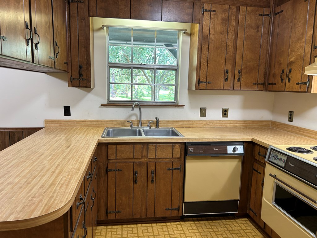854 Hall Road Dothan, AL 36301 - Photo 12 of 55