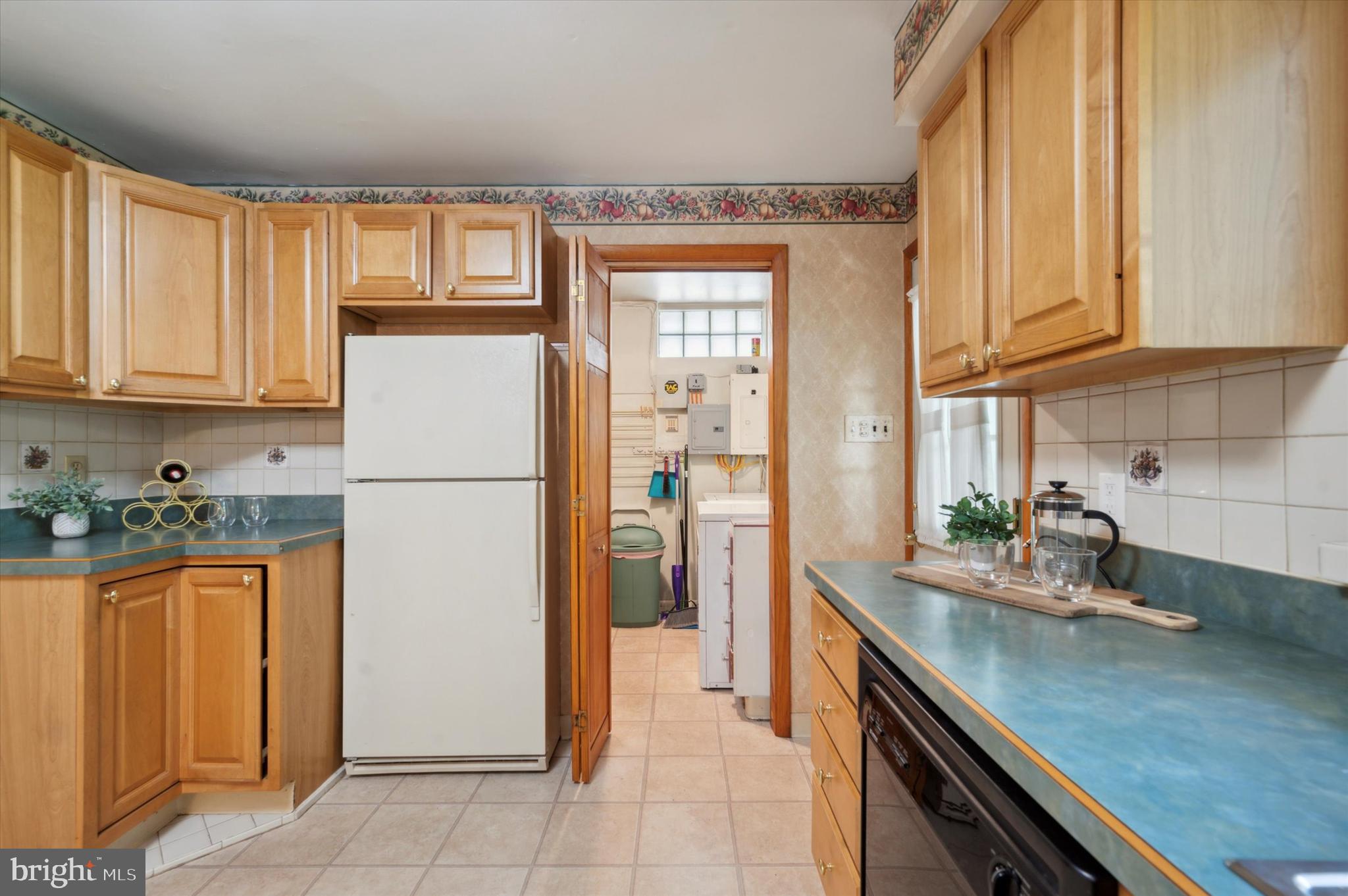 417 Pinecrest Road Springfield, PA 19064 - Photo 15 of 25 Kitchen