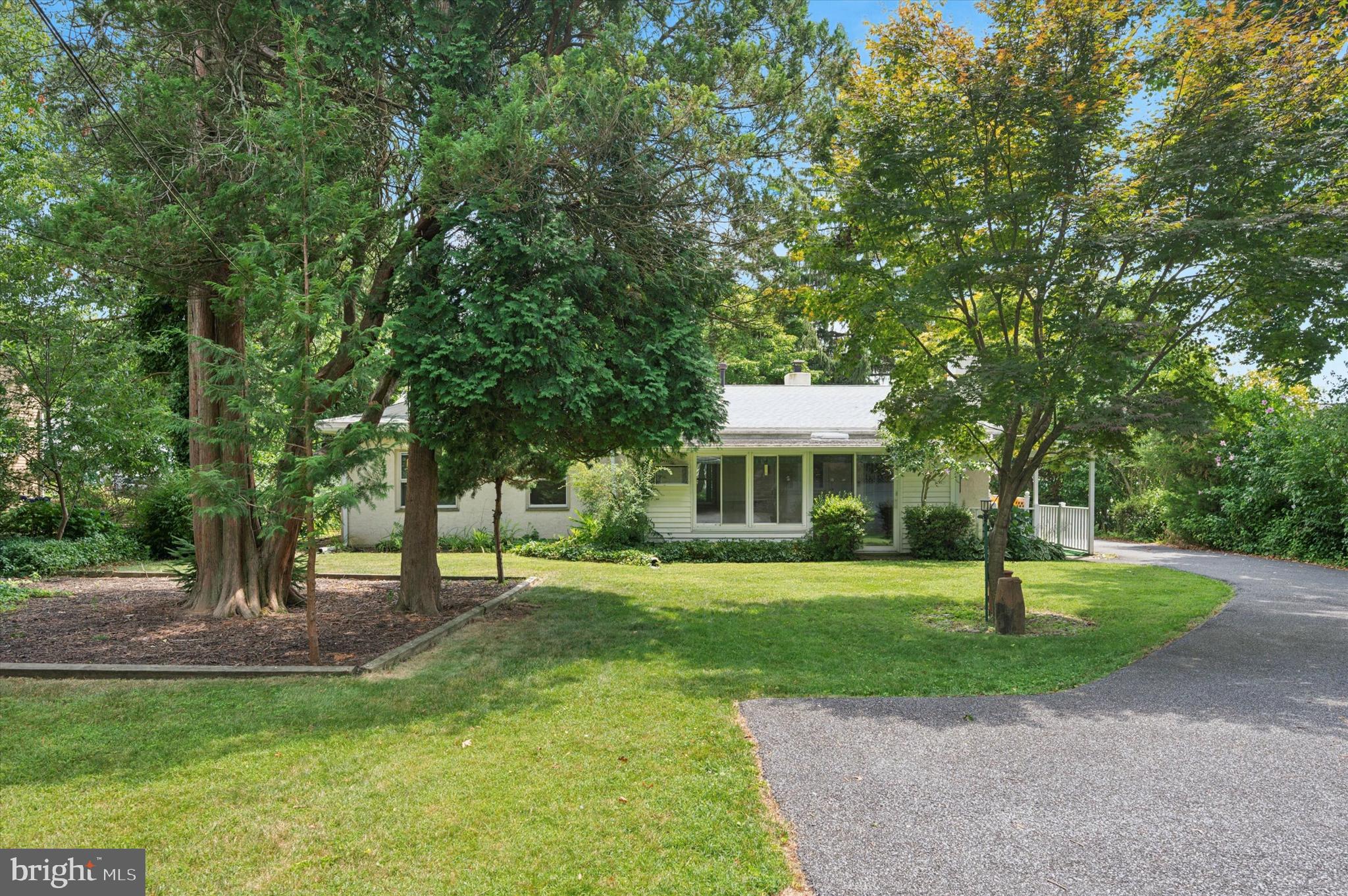 417 Pinecrest Road Springfield, PA 19064 - Photo 25 of 25 Back Exterior