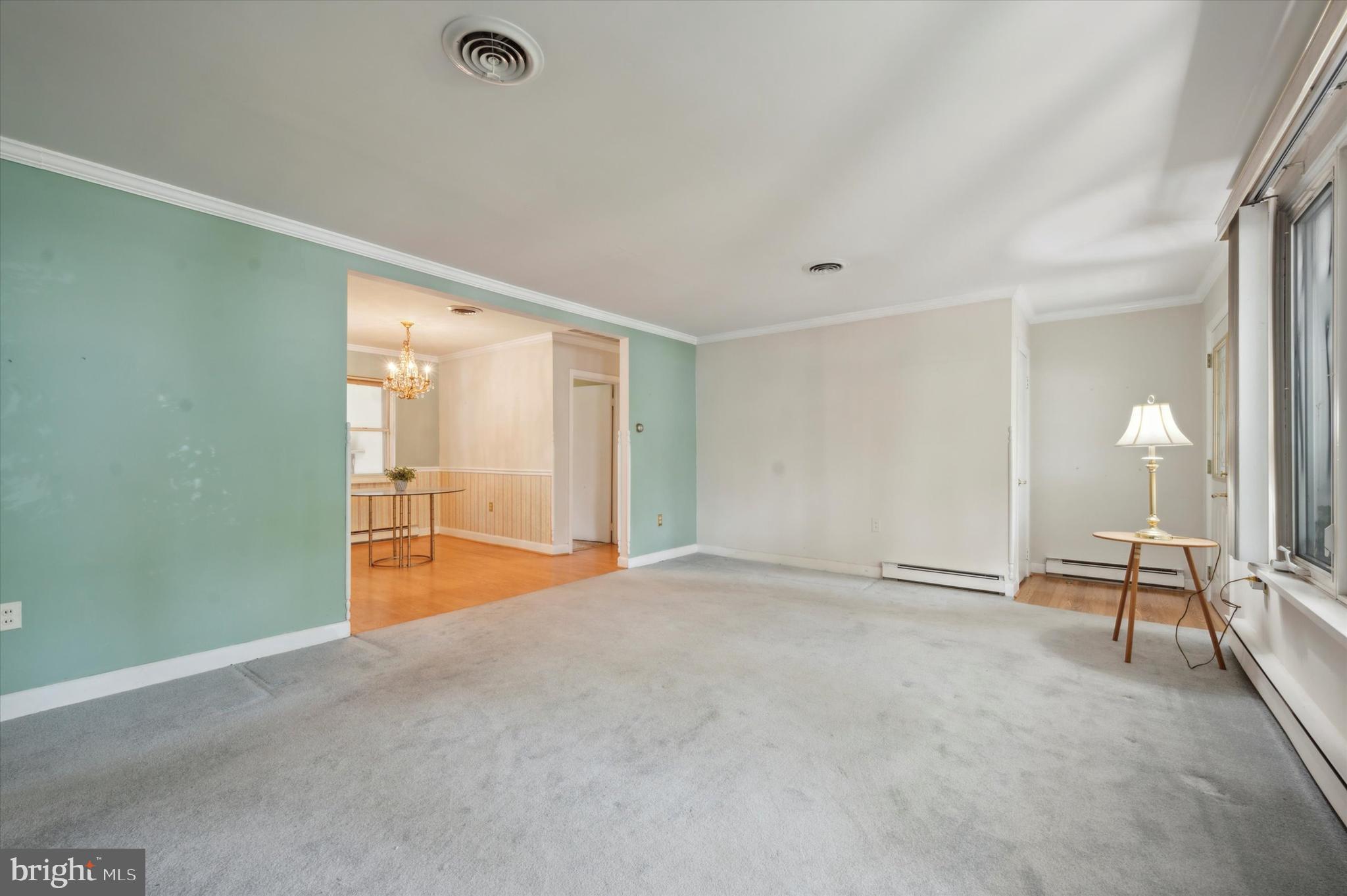 417 Pinecrest Road Springfield, PA 19064 - Photo 7 of 25 Living Room