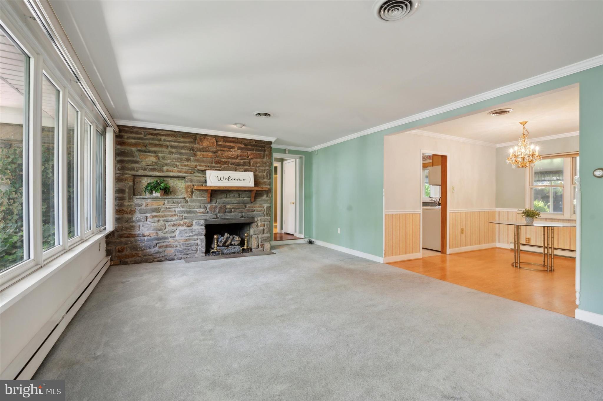 417 Pinecrest Road Springfield, PA 19064 - Photo 8 of 25 Living Room
