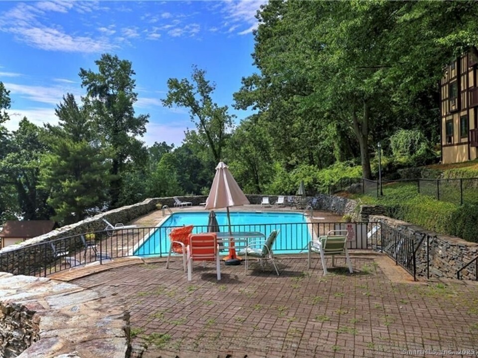 125 Warner Hill Road, Unit 27 Stratford, CT 06614 - Photo 15 of 18