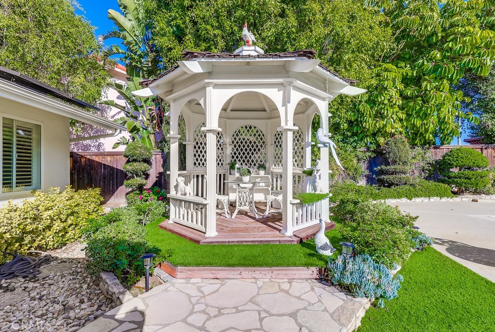 835 Statler Street San Pedro, CA 90731 - Photo 32 of 35 a front view of a house with garden