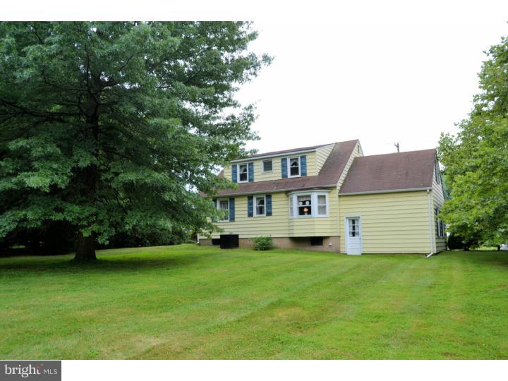 857 West Bristol Road Warminster, PA 18974 - Photo 14 of 16 Back Yard