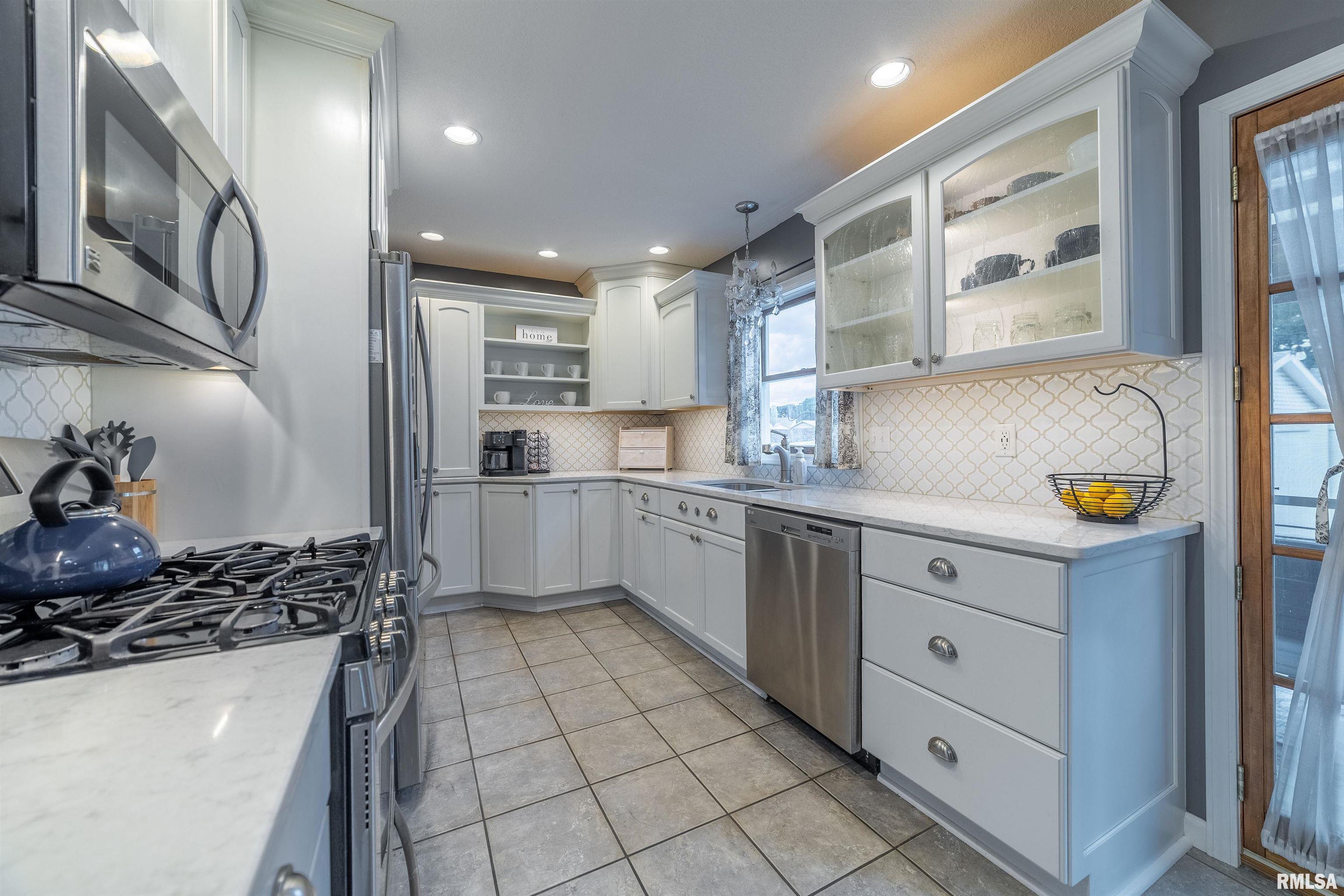 207 North 25th Street Quincy, IL 62301 - Photo 6 of 23