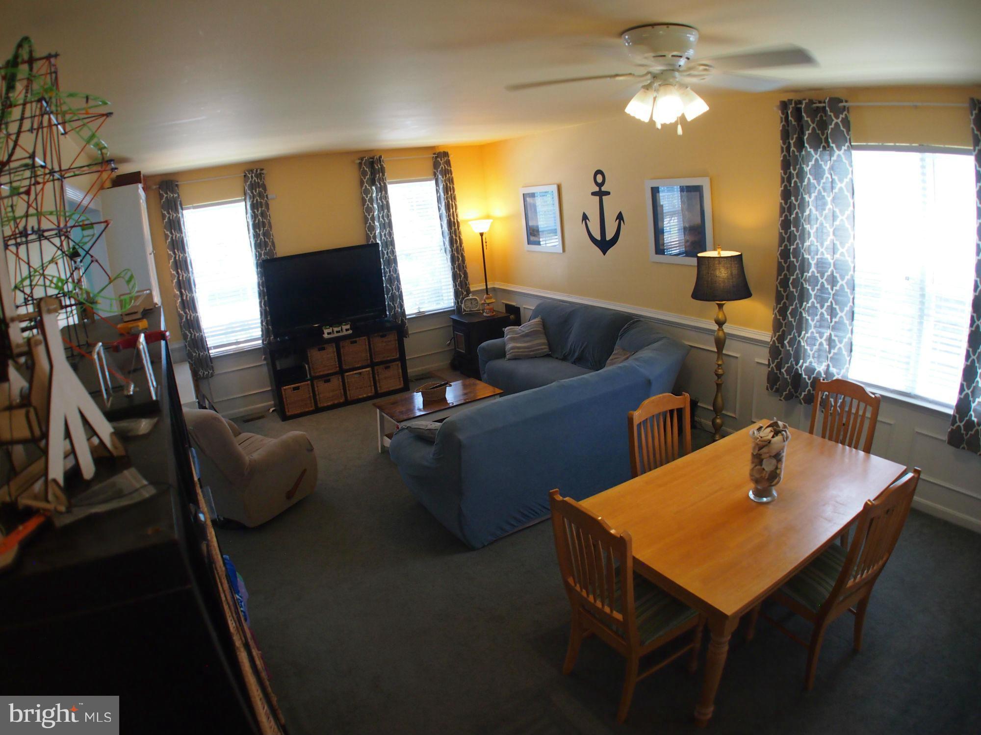 1311 Waterview Way Baltimore, MD 21221 - Photo 17 of 30 Living Room