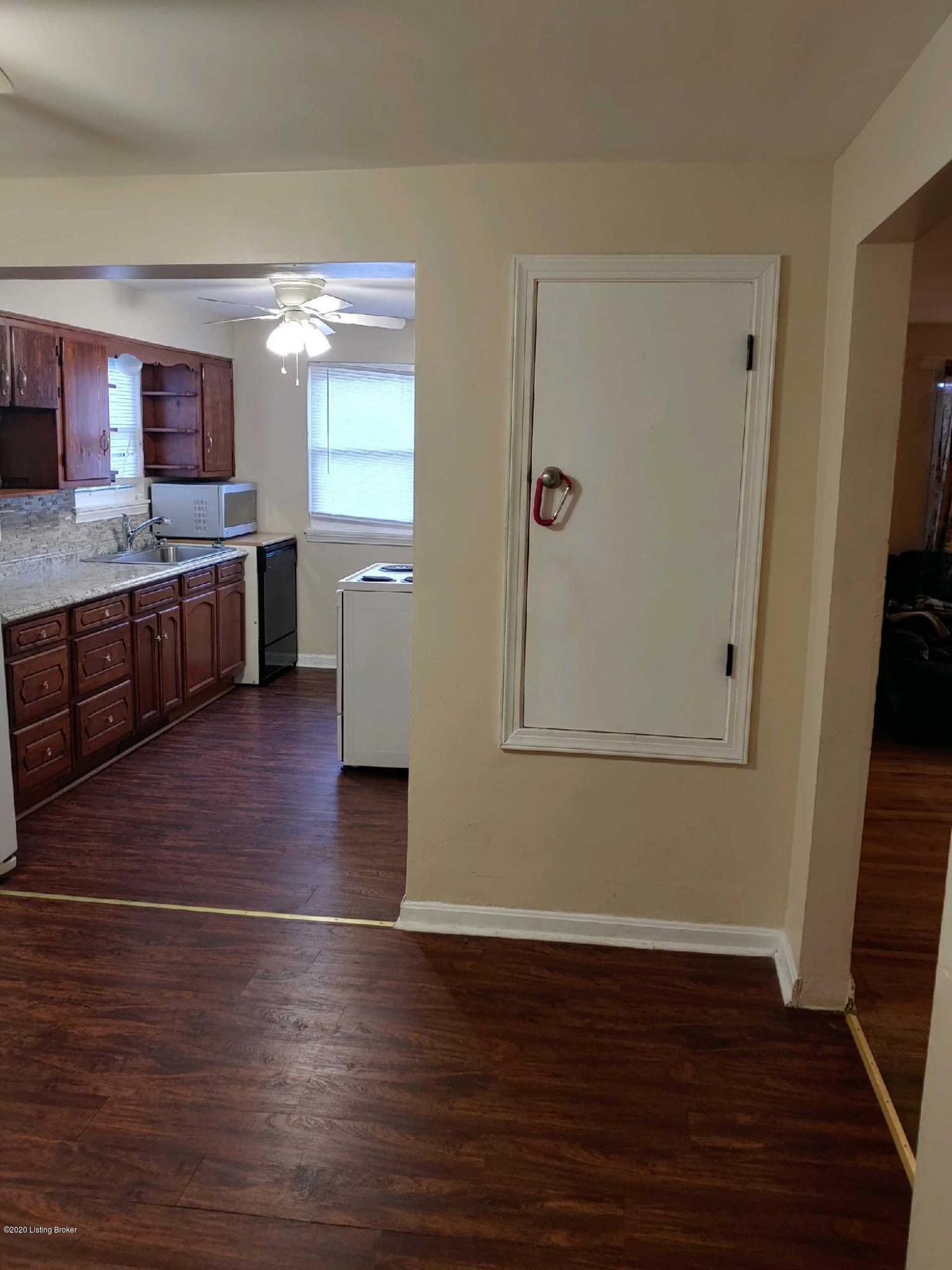 4829 Dover Road Louisville, KY 40216 - Photo 3 of 29 50716