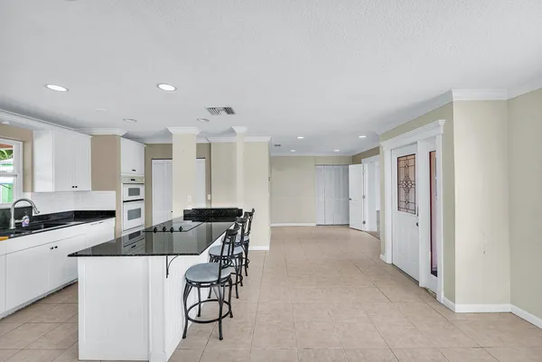 $565,000 | 614 Southeast Flamingo Avenue, Stuart, FL 34996