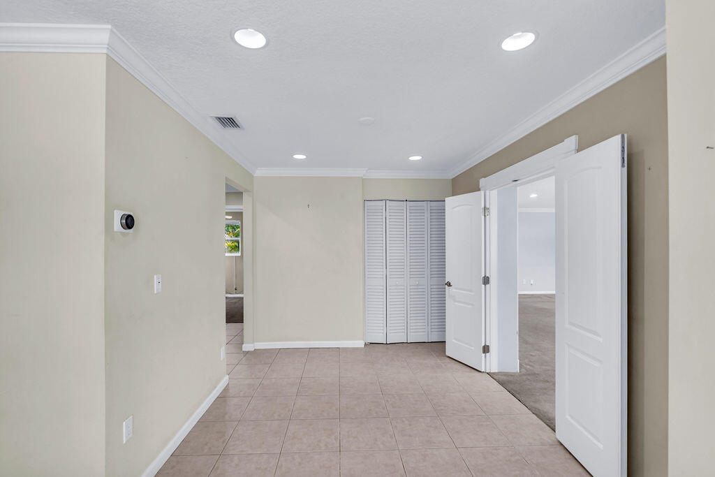 614 Southeast Flamingo Avenue Stuart, FL 34996 - Photo 19 of 49 a view of an empty room