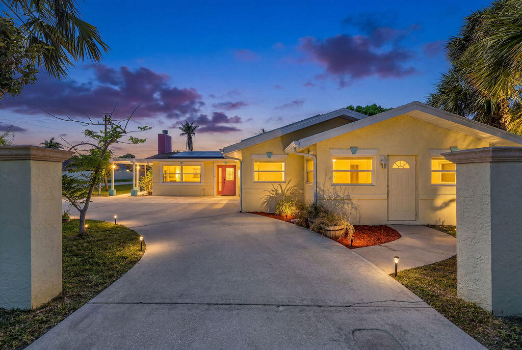 614 Southeast Flamingo Avenue Stuart, FL 34996 - Photo 2 of 49 Flamingo (1)