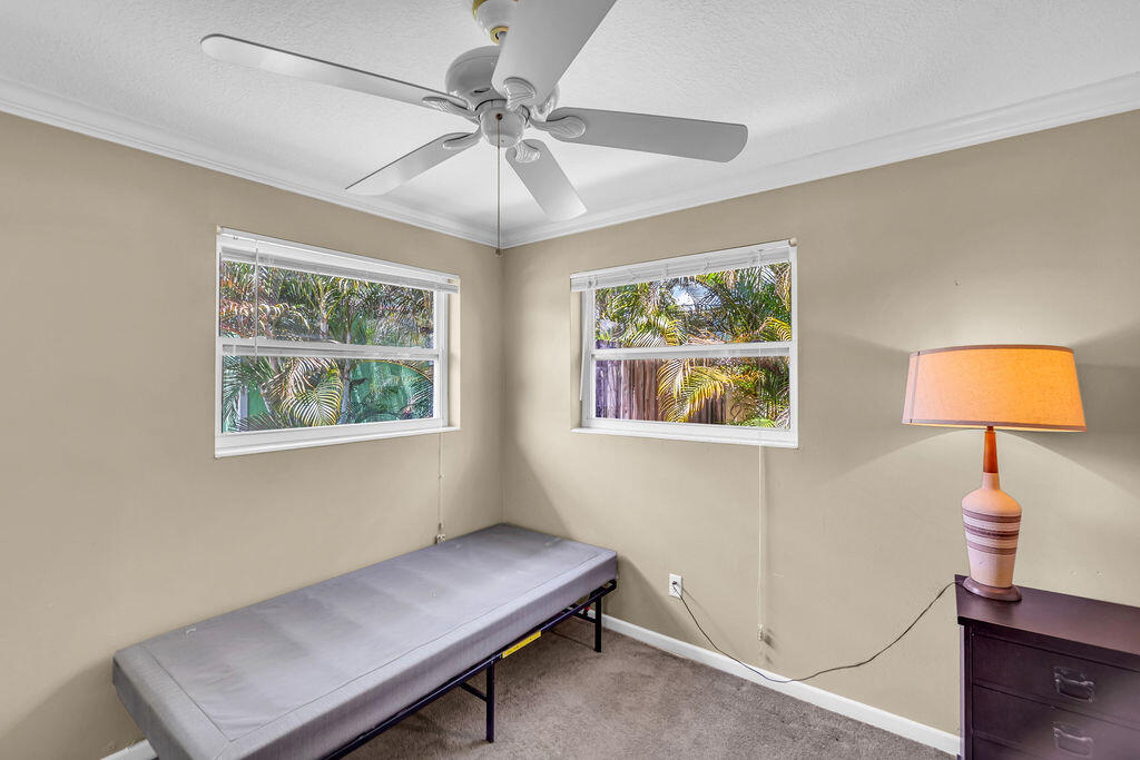 614 Southeast Flamingo Avenue Stuart, FL 34996 - Photo 31 of 49 a workspace with a window