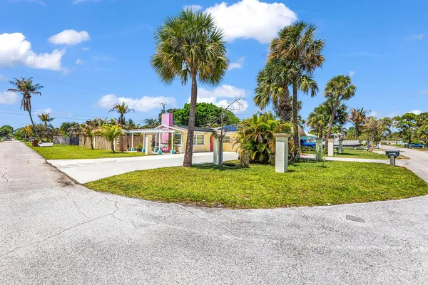 $565,000 | 614 Southeast Flamingo Avenue, Stuart, FL 34996