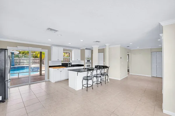 $565,000 | 614 Southeast Flamingo Avenue, Stuart, FL 34996