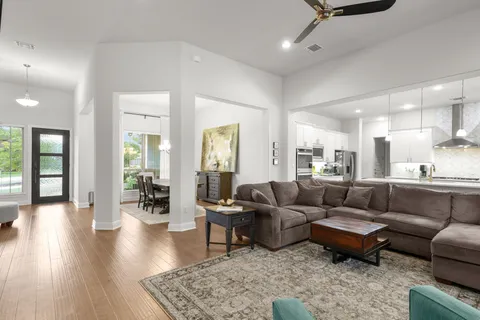 $949,900 | 408 Bold Sundown, Liberty Hill, TX 78642