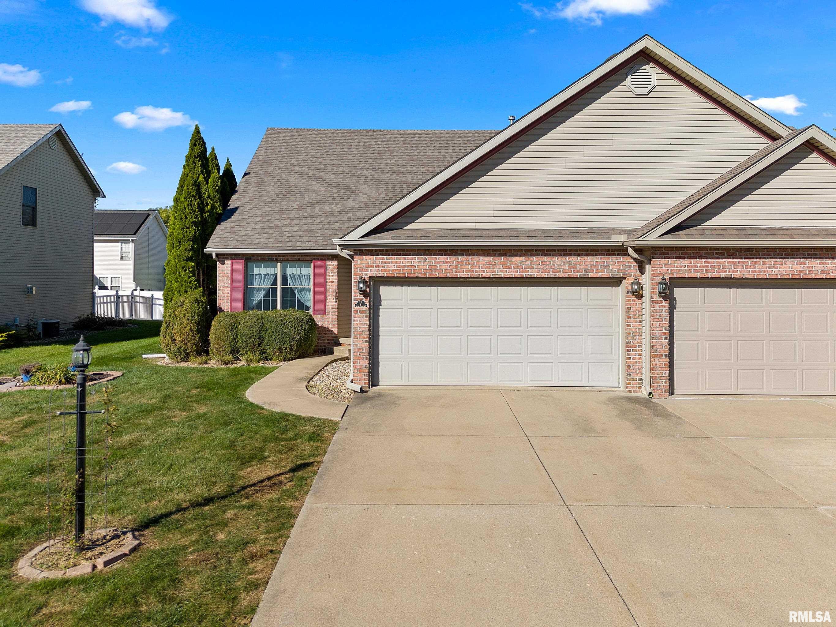 7 Elk Court Washington, IL 61571 - Photo 1 of 37 Gallery Image 1