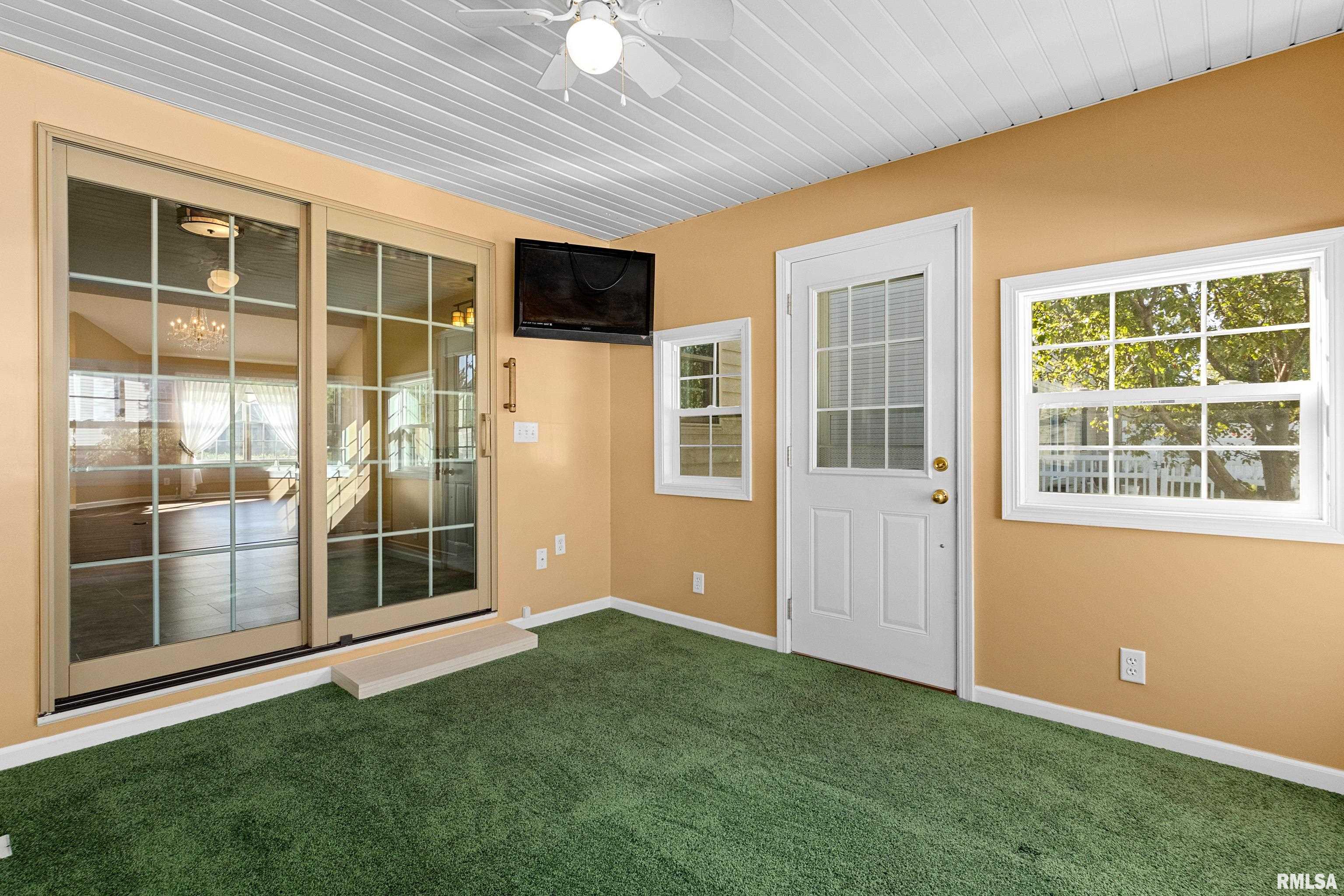 7 Elk Court Washington, IL 61571 - Photo 16 of 37 Gallery Image 16