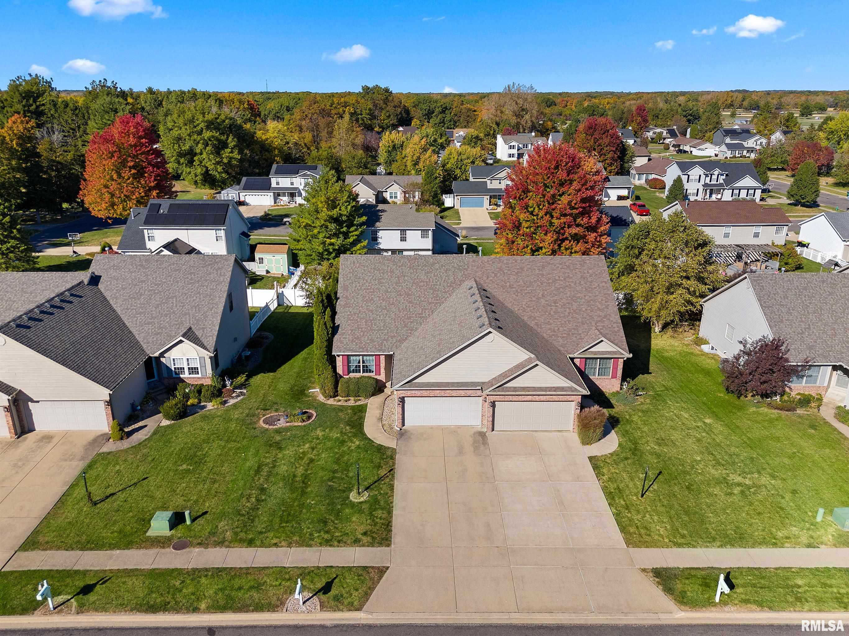 7 Elk Court Washington, IL 61571 - Photo 2 of 37 Gallery Image 2