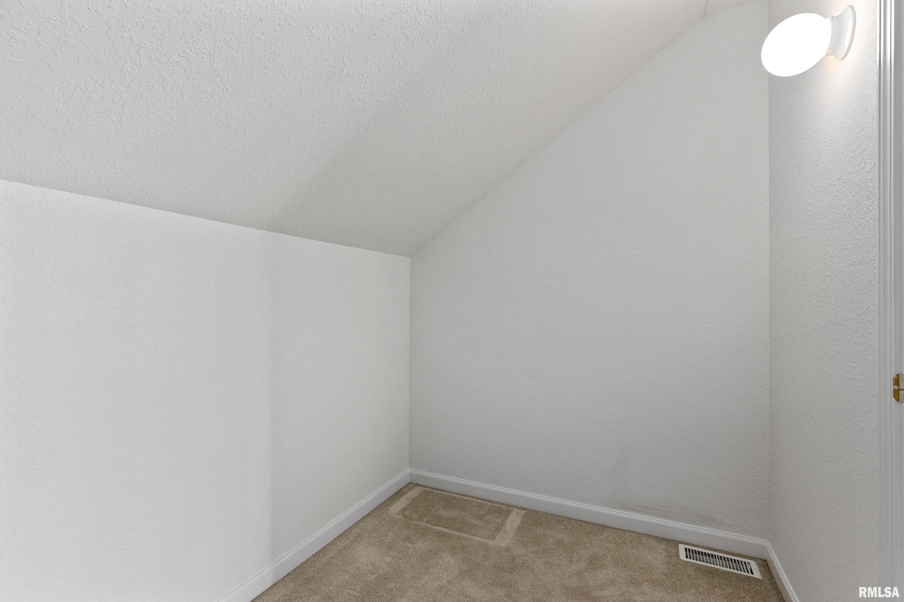 7 Elk Court Washington, IL 61571 - Photo 26 of 37 Gallery Image 26