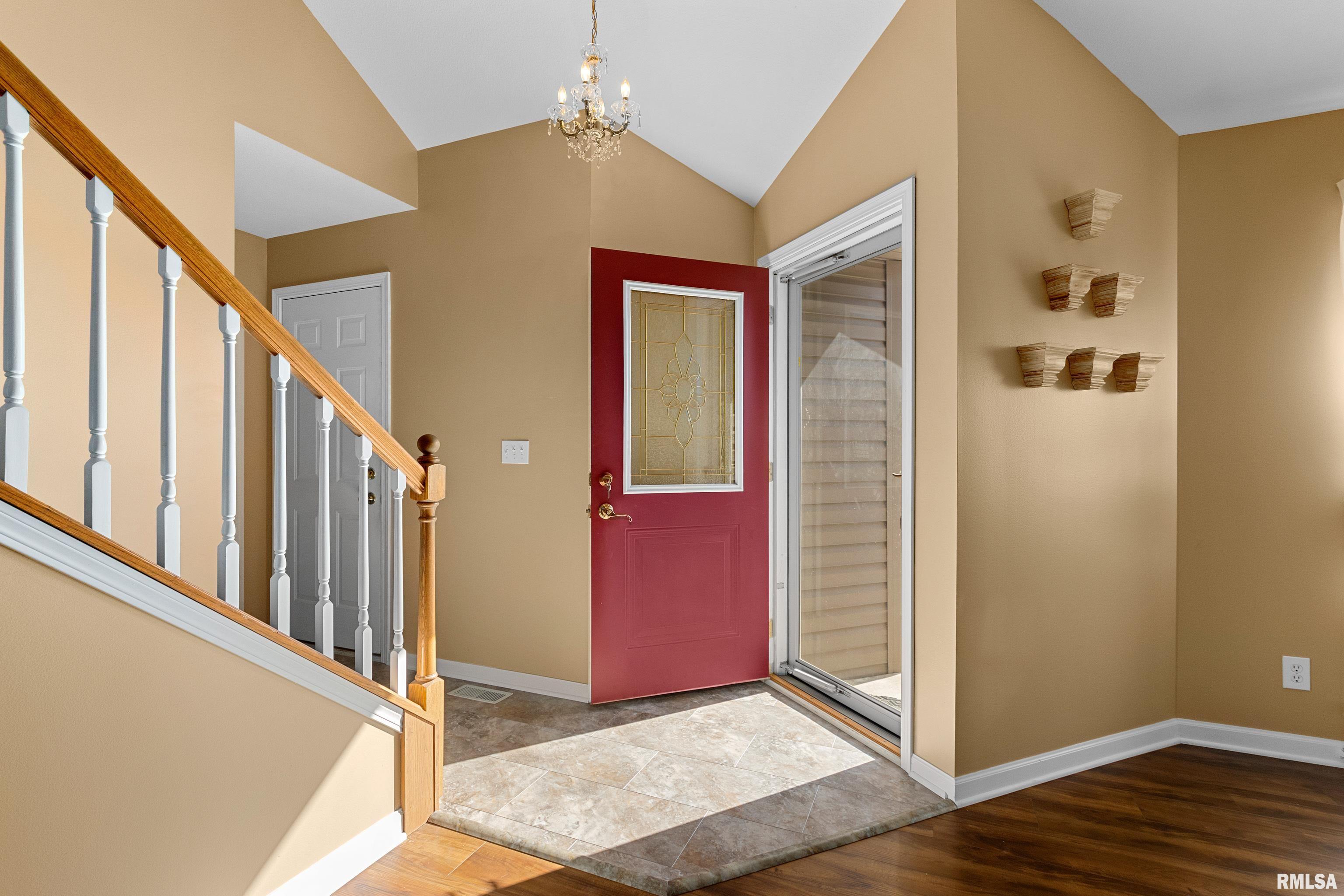 7 Elk Court Washington, IL 61571 - Photo 4 of 37 Gallery Image 4