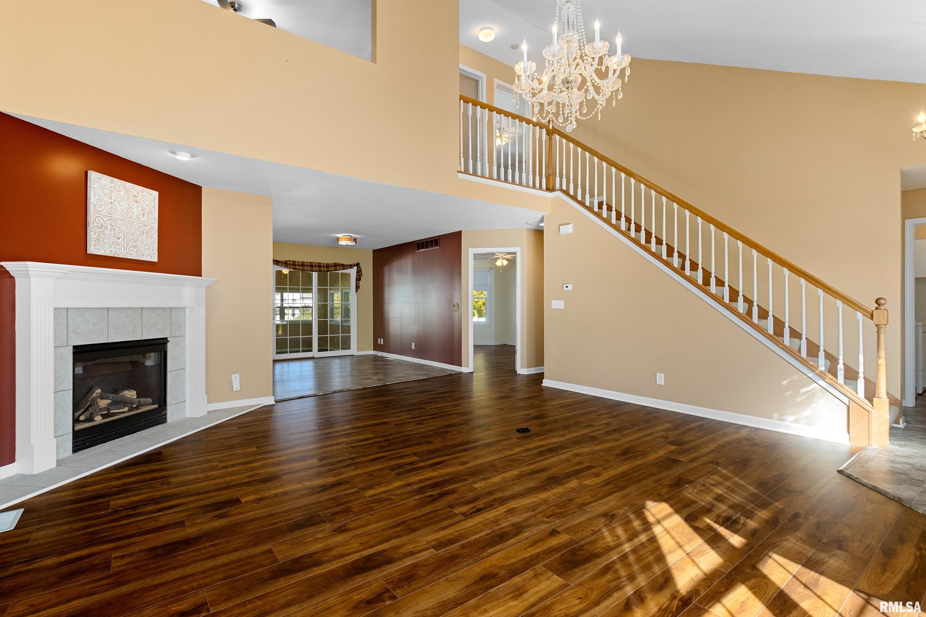 7 Elk Court Washington, IL 61571 - Photo 6 of 37 Gallery Image 6