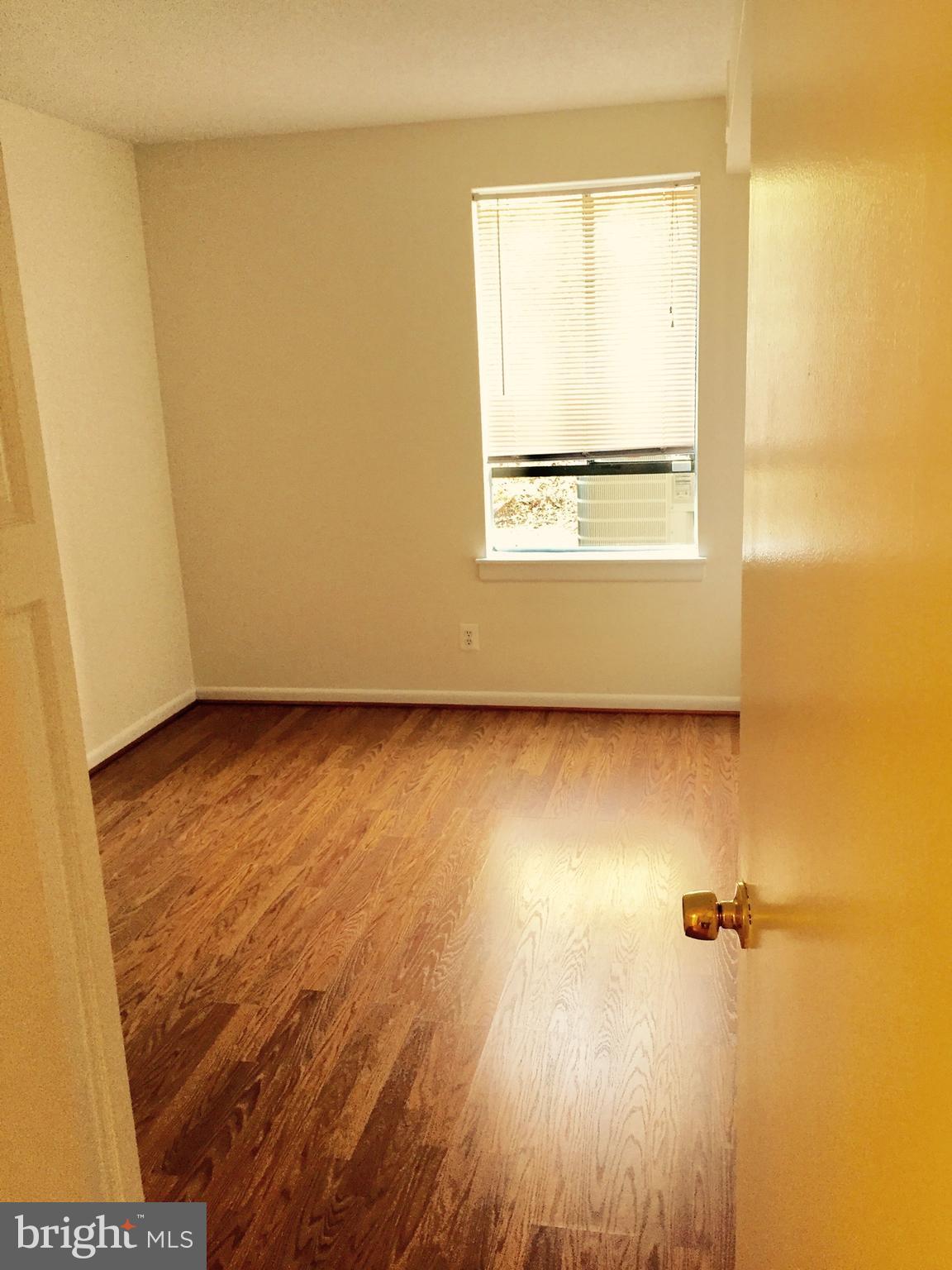 11604 Stoneview Square, Unit 1B Reston, VA 20191 - Photo 7 of 9 Gallery Image 7