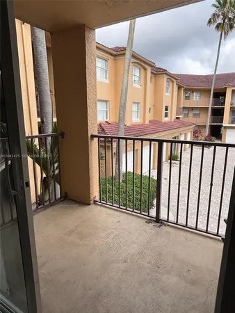 $1,750 | 761 North Pine Island Road, Unit 203, Plantation, FL 33324