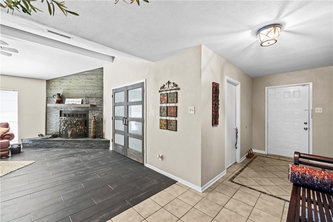 5213 Inverness Drive Corpus Christi, TX 78413 - Photo 5 of 23 a view of livingroom with furniture and workspace