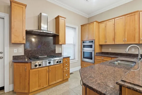 $4,700 | 7 Worthington Street, Unit 2, Boston, MA 02120