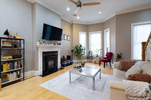 $4,700 | 7 Worthington Street, Unit 2, Boston, MA 02120