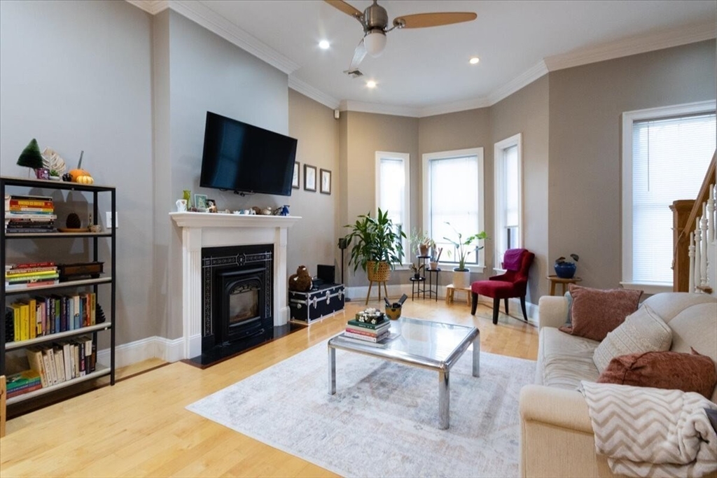 7 Worthington Street, Unit 2 Boston, MA 02120 - Photo 3 of 22