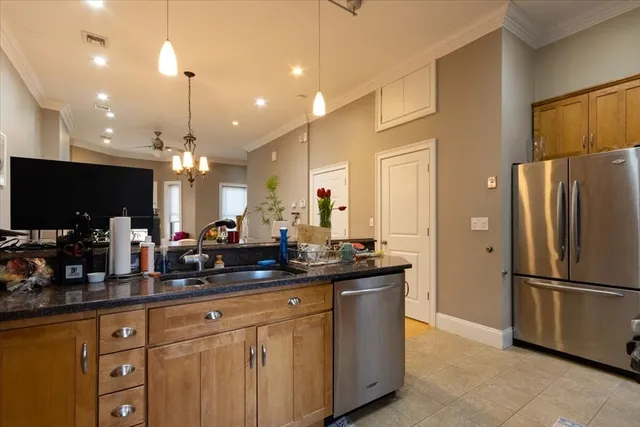 $4,700 | 7 Worthington Street, Unit 2, Boston, MA 02120