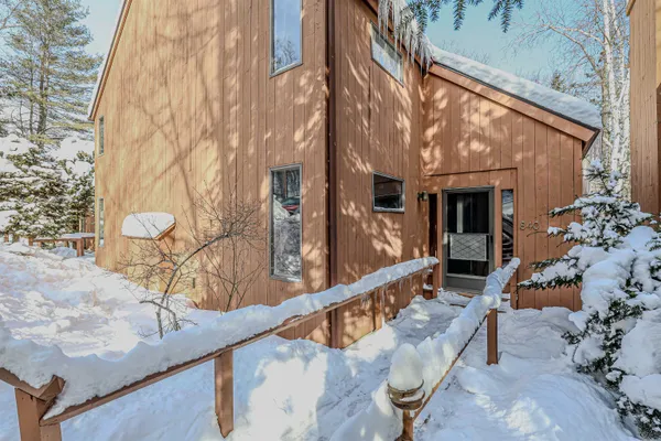 $389,900 | 840 Cove Drive, Grantham, NH 03753