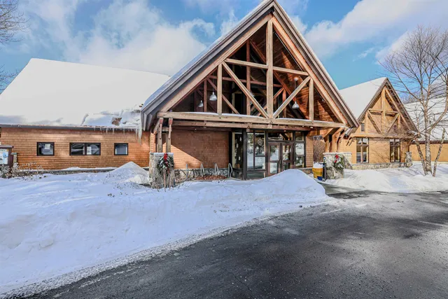 $399,900 | 840 Cove Drive, Grantham, NH 03753