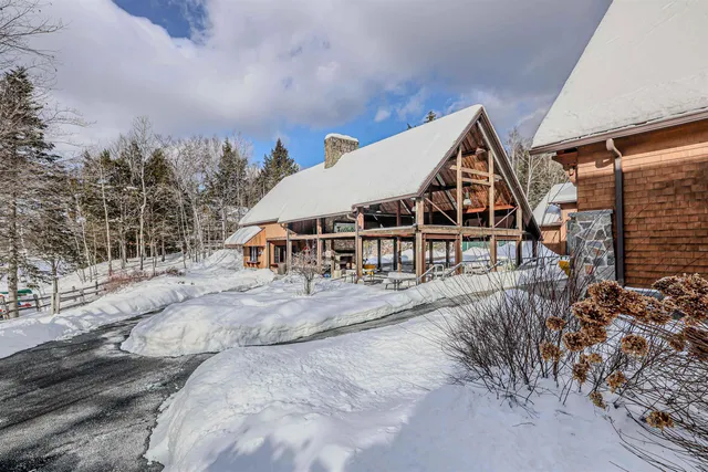 $399,900 | 840 Cove Drive, Grantham, NH 03753