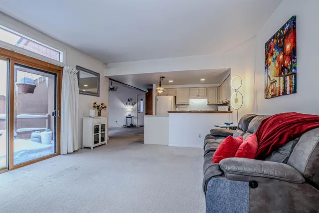 $399,900 | 840 Cove Drive, Grantham, NH 03753