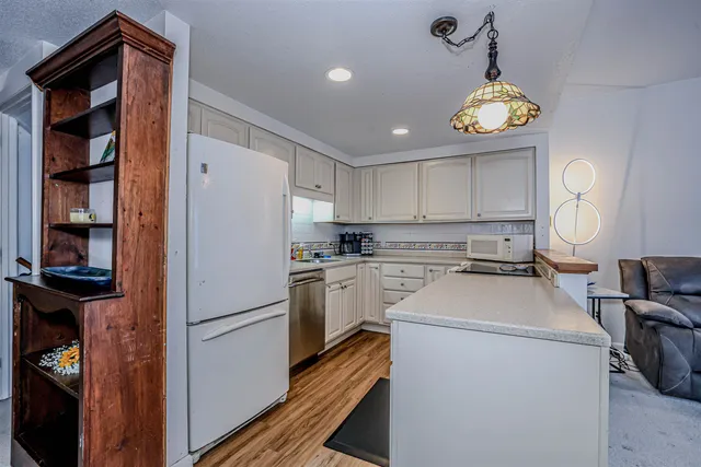 $399,900 | 840 Cove Drive, Grantham, NH 03753