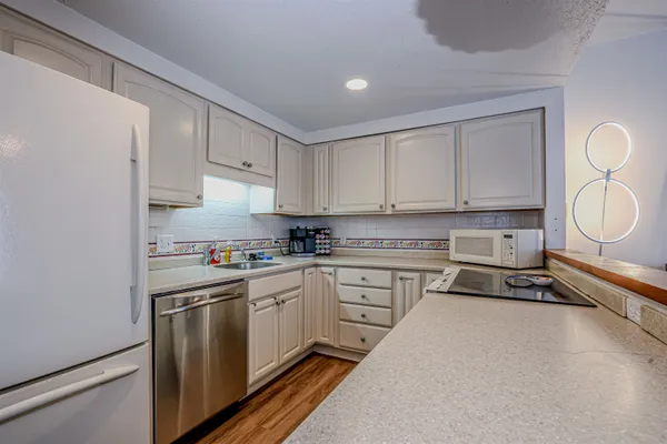 $389,900 | 840 Cove Drive, Grantham, NH 03753
