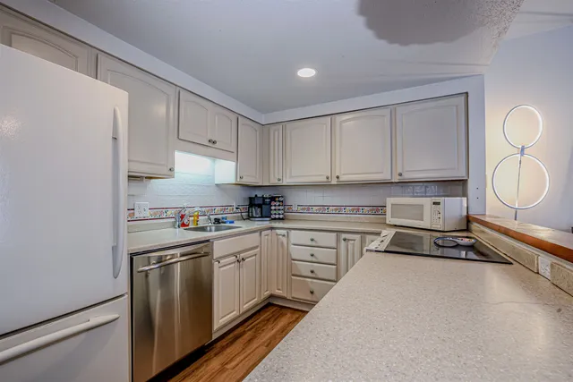 $399,900 | 840 Cove Drive, Grantham, NH 03753