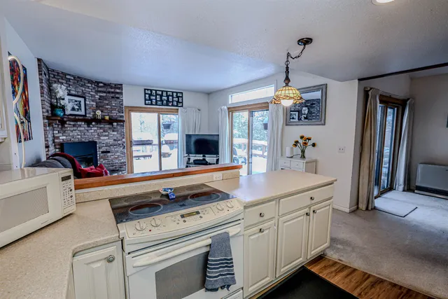 $399,900 | 840 Cove Drive, Grantham, NH 03753