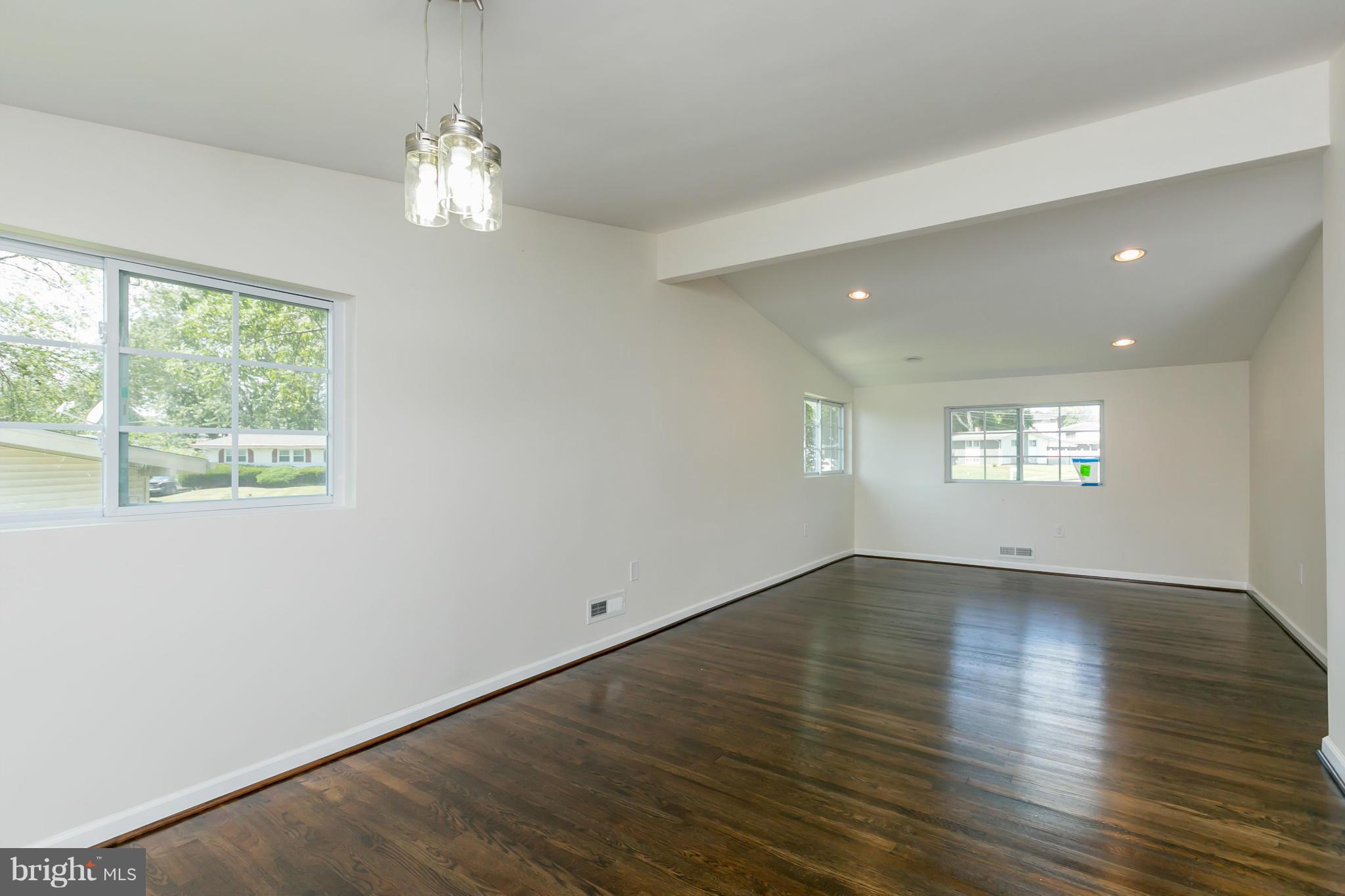 4771 Bonnie Brae Road Baltimore, MD 21208 - Photo 7 of 30 Interior (General)