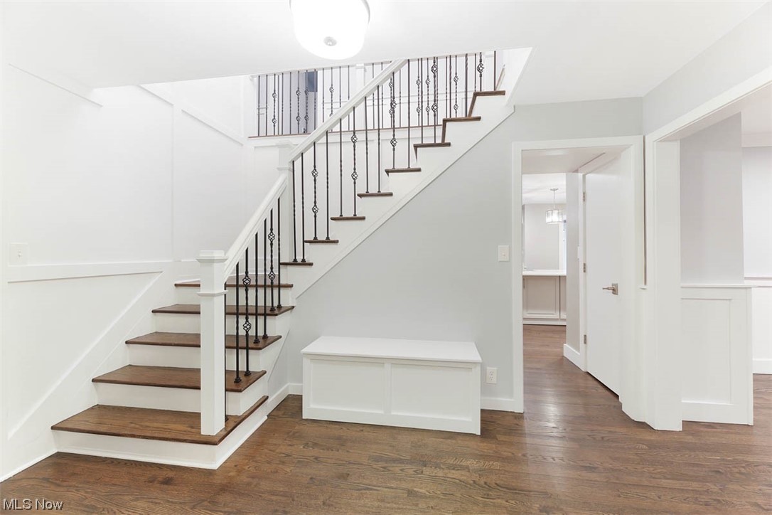 2905 Paxton Road Cleveland, OH 44120 - Photo 2 of 35 Gleaming hardwood floors throughout the open layout