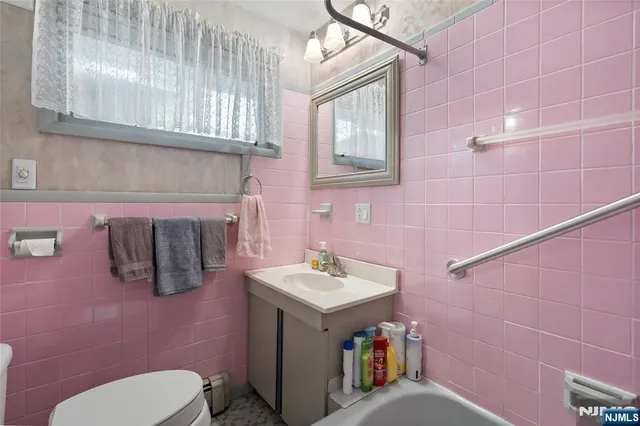 $499,999 | 37 Albert Avenue, Fair Lawn, NJ 07410