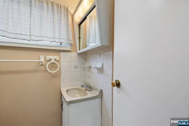 $499,999 | 37 Albert Avenue, Fair Lawn, NJ 07410