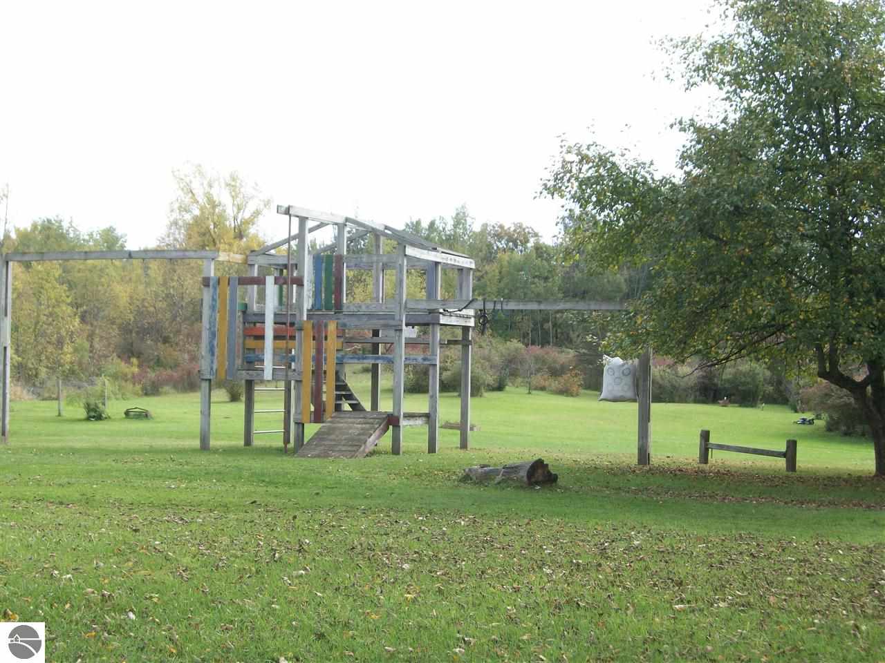 658 East Harrison Road Alma, MI 48801 - Photo 10 of 15 1791201-10.JPG