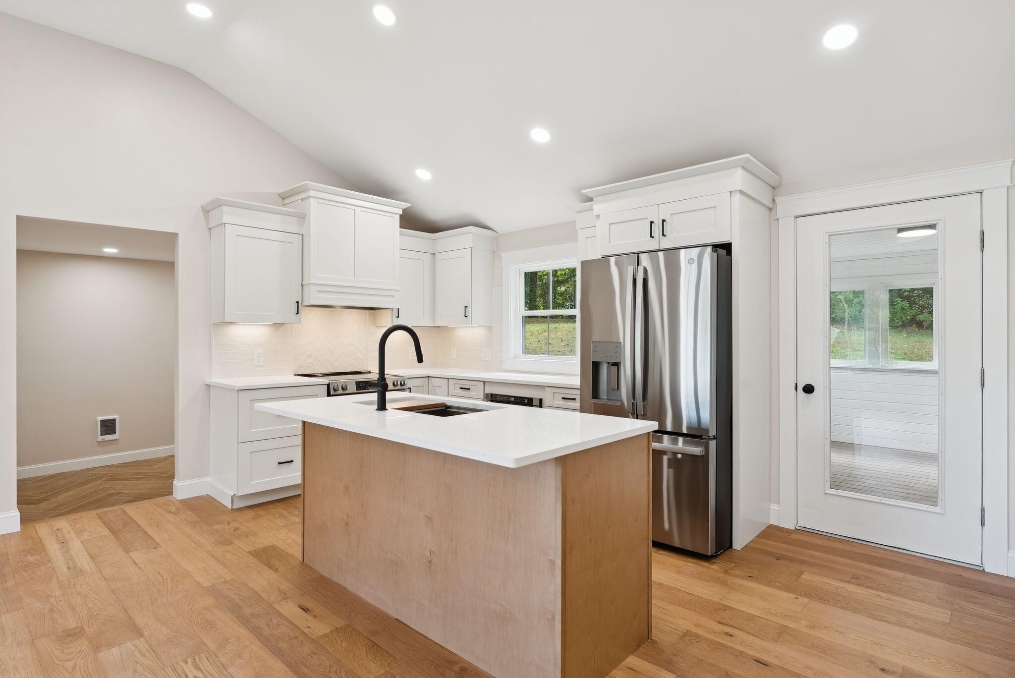 354 Pool Street Biddeford, ME 04005 - Photo 5 of 52 34_DSC07159