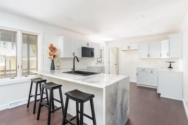 $265,500 | 1110 5th Street, Mendota, IL 61342