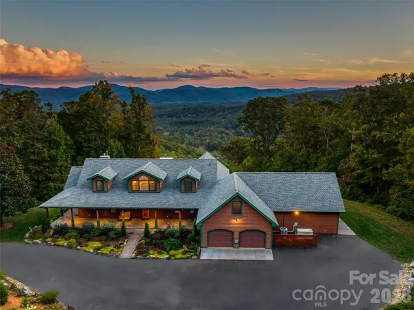 $1,700,000 | 91 Great Oak Lane, Fairview, NC 28730