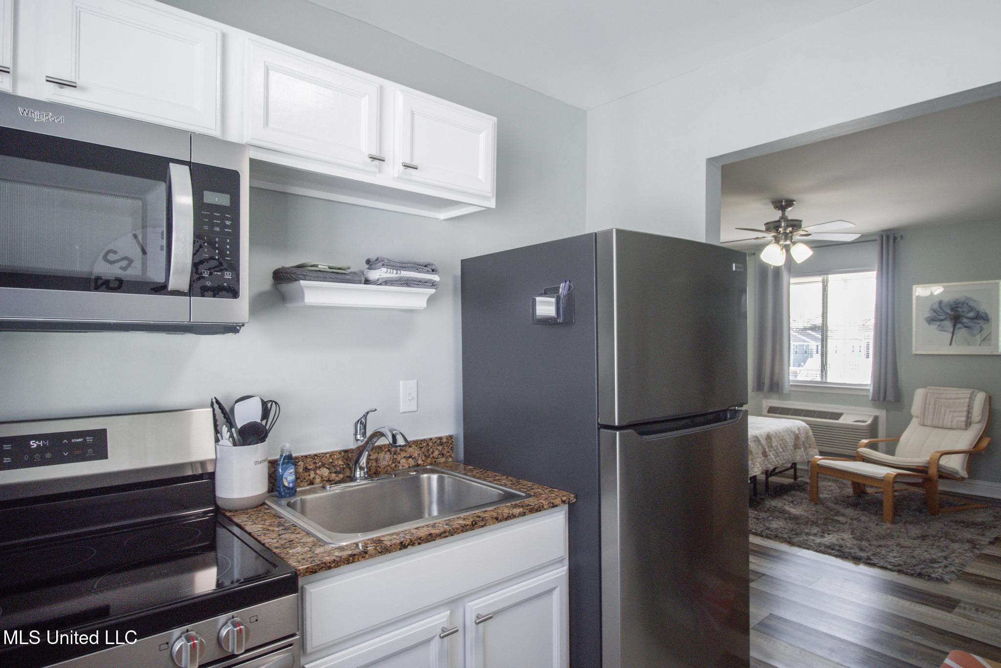 1664 Beach Boulevard, Unit 43 Biloxi, MS 39531 - Photo 5 of 10 IMG_9080