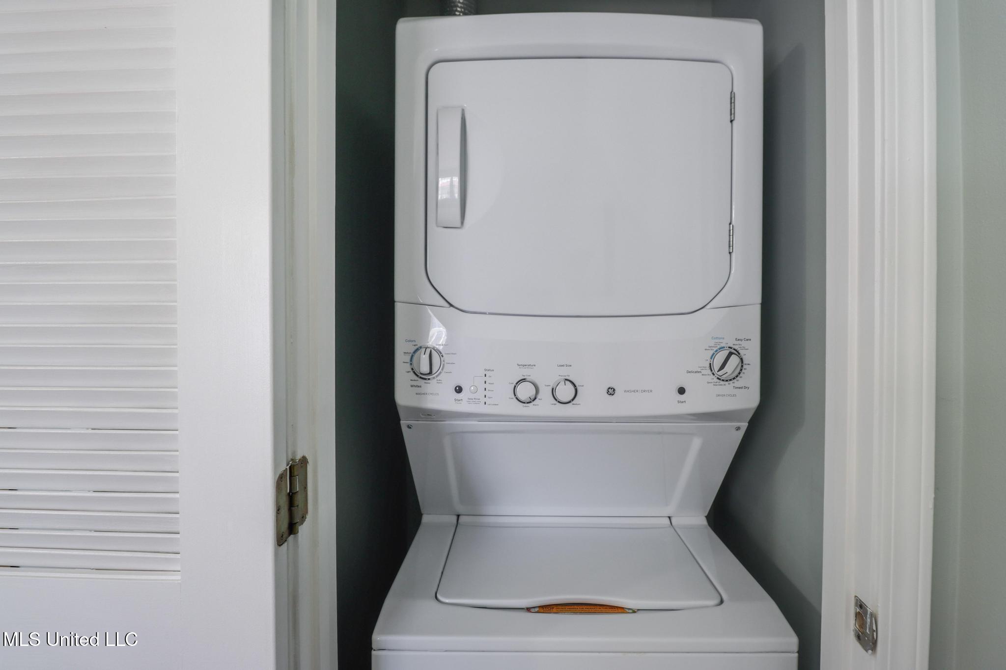 1664 Beach Boulevard, Unit 43 Biloxi, MS 39531 - Photo 8 of 10 IMG_9097